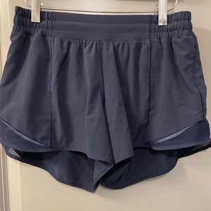 Lululemon Hotty Hot Low-Rise Lined Shorts 4”